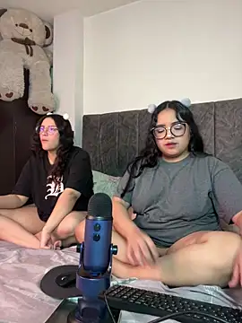 maddie-and-chelsea- online show from 12, 4, 2026