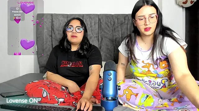 Snapshot of maddie-and-chelsea- chatting on 1, 7, 2026 maddie-and-chelsea- online show from 1, 7, 2026