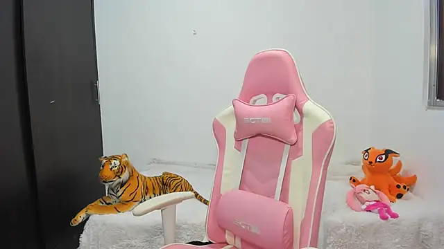 Snapshot of saori_9b chatting on 7, 3, 2025 saori 9b online show from 7, 3, 2025