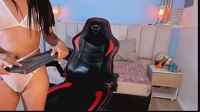 lyzzi smith01 online show from 20, 1, 2025