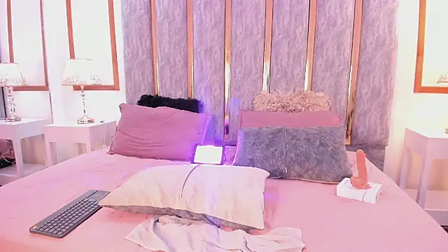 lyzzi smith01 online show from 5, 3, 2025