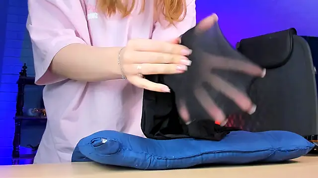 Snapshot of footfetish_baby chatting on 3, 10, 2025 footfetish baby online show from 3, 10, 2025