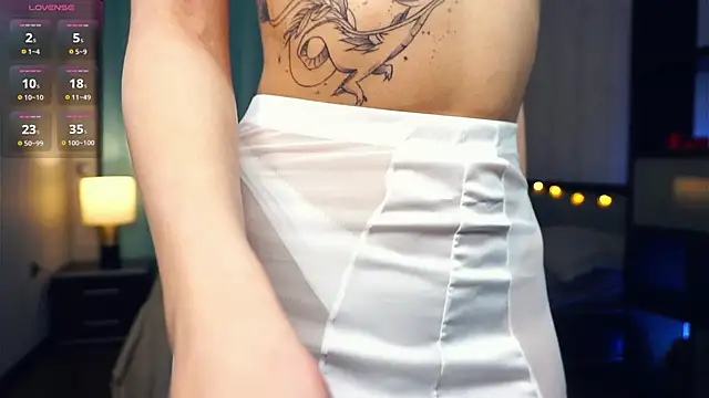 Snapshot of FannyHewson chatting on 6, 3, 2025 FannyHewson online show from 6, 3, 2025