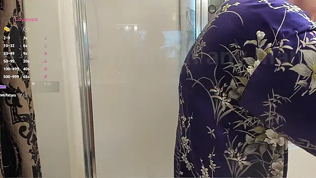 Peaches N Kreme online show from 17, 2, 2025