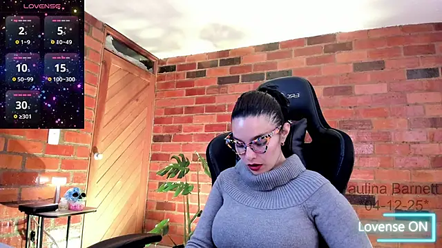 Snapshot of paulinabarnett- chatting on 5, 12, 2025 paulinabarnett- online show from 5, 12, 2025