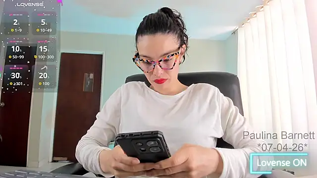 paulinabarnett- online show from 7, 4, 2026