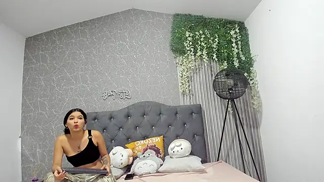 JustiinJazmin online show from 11, 2, 2025