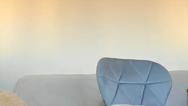 hornyemma   online show from 18, 12, 2024