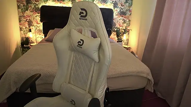 Alice Arwen online show from 5, 3, 2025