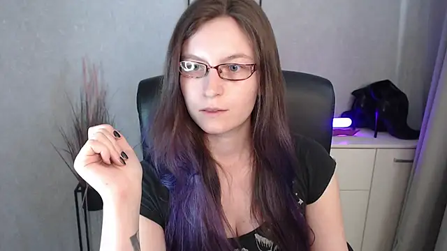 Snapshot of emmaxDelight chatting on 7, 11, 2025 emmaxDelight online show from 7, 11, 2025