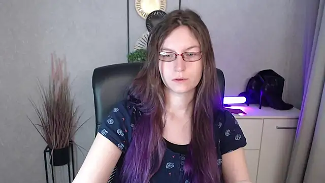 Snapshot of emmaxDelight chatting on 14, 11, 2025 emmaxDelight online show from 14, 11, 2025