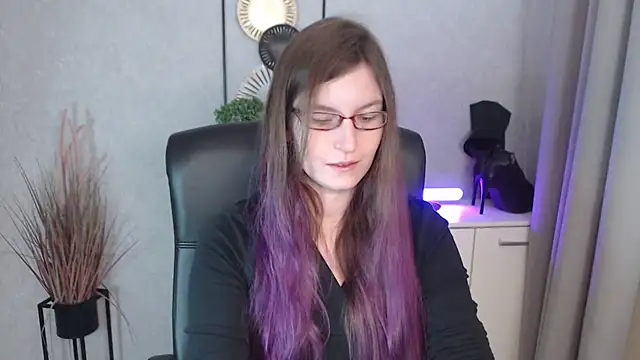 Snapshot of emmaxDelight chatting on 19, 11, 2025 emmaxDelight online show from 19, 11, 2025