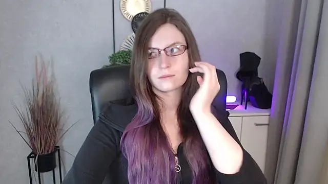 Snapshot of emmaxDelight chatting on 20, 11, 2025 emmaxDelight online show from 20, 11, 2025