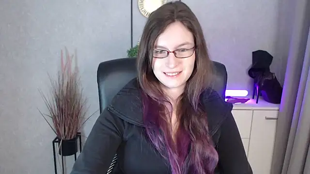 Snapshot of emmaxDelight chatting on 21, 11, 2025 emmaxDelight online show from 21, 11, 2025