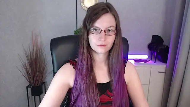 Snapshot of emmaxDelight chatting on 28, 11, 2025 emmaxDelight online show from 28, 11, 2025