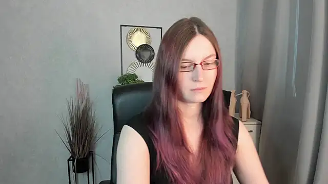 emmaxDelight online show from 10, 4, 2026