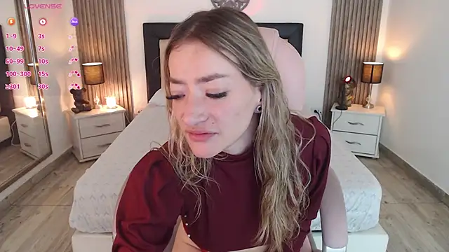 Snapshot of zoe_jones13 chatting on 13, 3, 2025 zoe jones13 online show from 13, 3, 2025