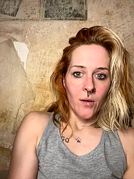 Snapshot of JoleneFuego chatting on 22, 11, 2025 JoleneFuego online show from 22, 11, 2025