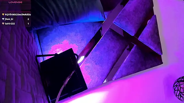 Mia ross16 online show from 1, 3, 2025