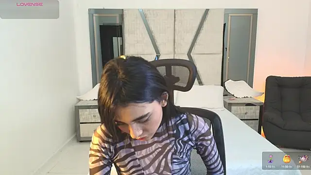 Snapshot of lilithTeen1_ chatting on 29, 12, 2024 lilithTeen1 online show from 29, 12, 2024