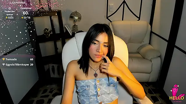 Snapshot of lilithTeen1_ chatting on 5, 1, 2025 lilithTeen1 online show from 5, 1, 2025