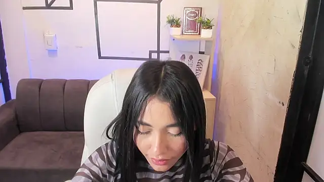 Snapshot of lilithTeen1_ chatting on 12, 3, 2025 lilithTeen1 online show from 12, 3, 2025