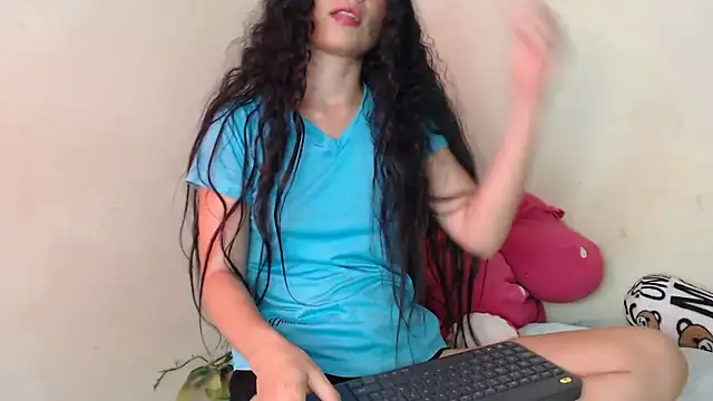 Snapshot of Gianna_cute_ chatting on 6, 10, 2025 Gianna cute online show from 6, 10, 2025