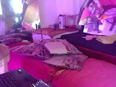 laye19 online show from 21, 1, 2025