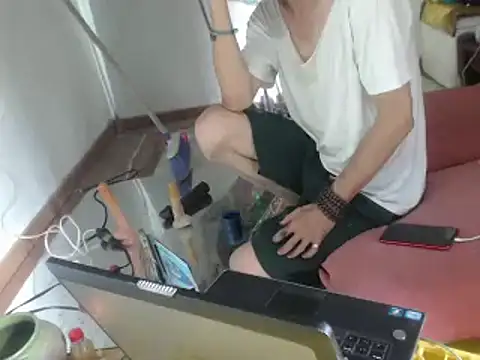 laye19 online show from 1, 2, 2025