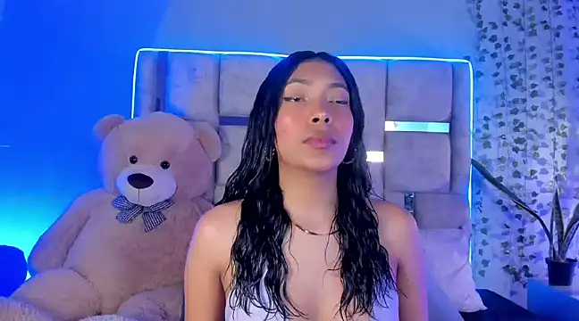Snapshot of KarolRojas_ chatting on 4, 2, 2025 KarolRojas online show from 4, 2, 2025