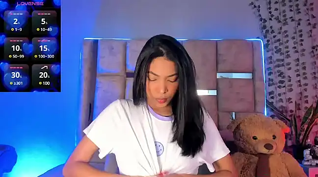 Snapshot of KarolRojas_ chatting on 13, 2, 2025 KarolRojas online show from 13, 2, 2025