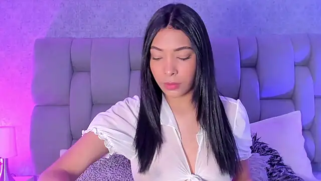 Snapshot of KarolRojas_ chatting on 13, 9, 2025 KarolRojas online show from 13, 9, 2025