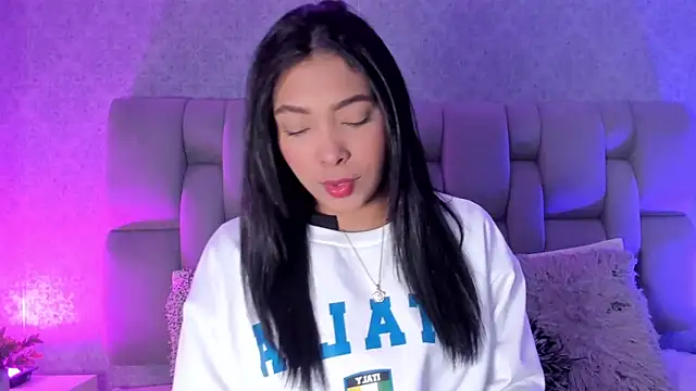 Snapshot of KarolRojas_ chatting on 6, 10, 2025 KarolRojas online show from 6, 10, 2025