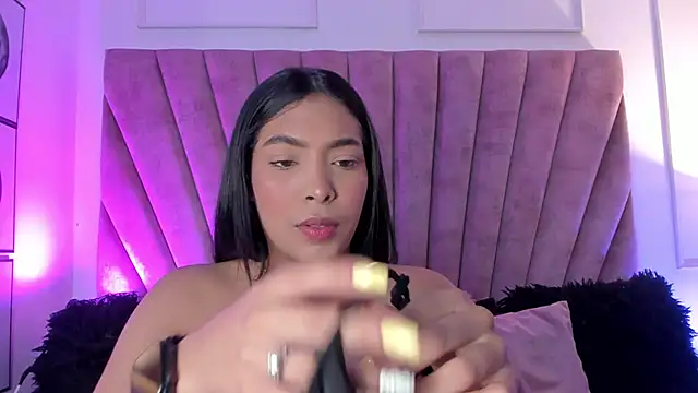 Snapshot of KarolRojas_ chatting on 14, 10, 2025 KarolRojas online show from 14, 10, 2025