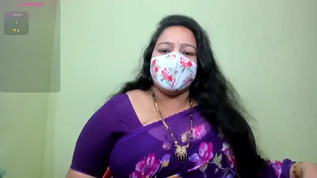 neelu-hoty online show from 31, 5, 2026