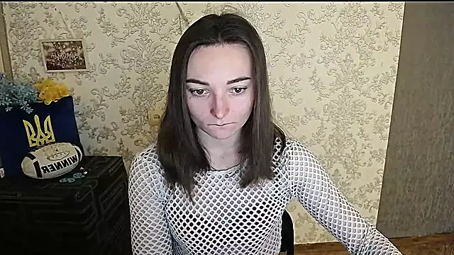  Barbie Kiss  online show from 16, 1, 2025