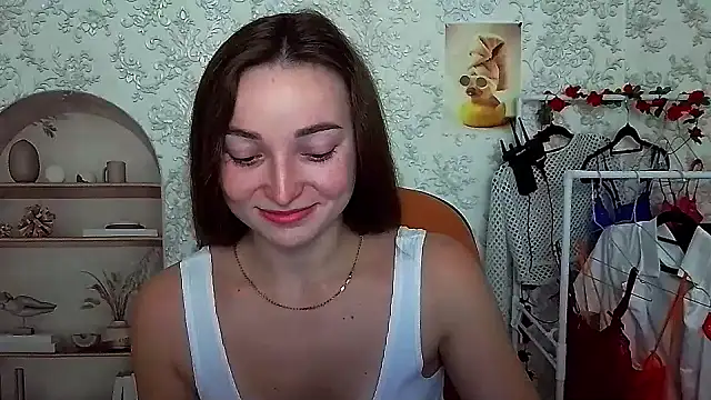  Barbie Kiss  online show from 12, 10, 2025