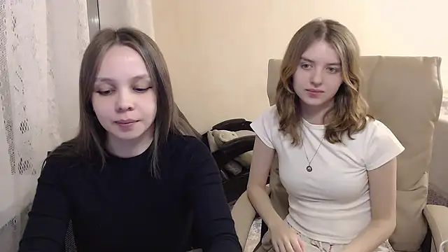 Emi1y Angel11 online show from 14, 1, 2025