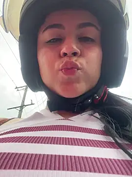 CoralineKam1 online show from 27, 1, 2025