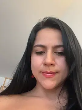 CoralineKam1 online show from 6, 2, 2025