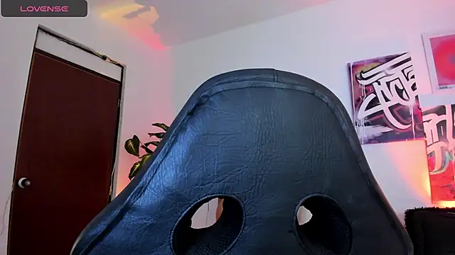 Snapshot of AnnieHuntters chatting on 19, 1, 2025 AnnieHuntters online show from 19, 1, 2025