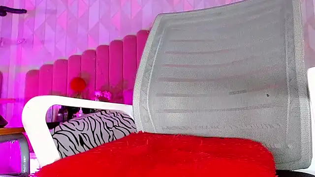 Snapshot of angelyy_02 chatting on 7, 2, 2025 angelyy 02 online show from 7, 2, 2025