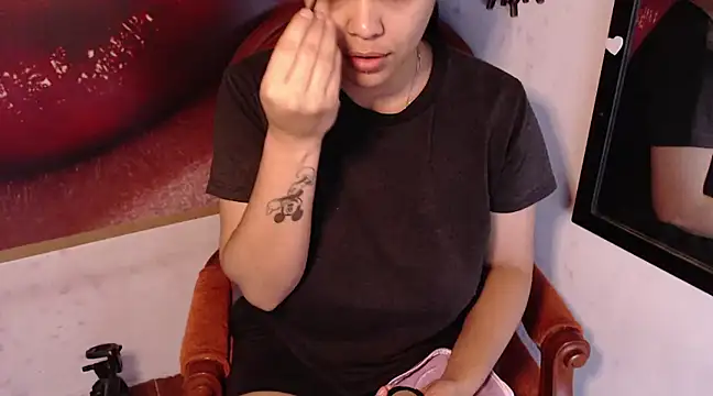 Snapshot of VenussTits97 chatting on 2, 1, 2025 VenussTits97 online show from 2, 1, 2025