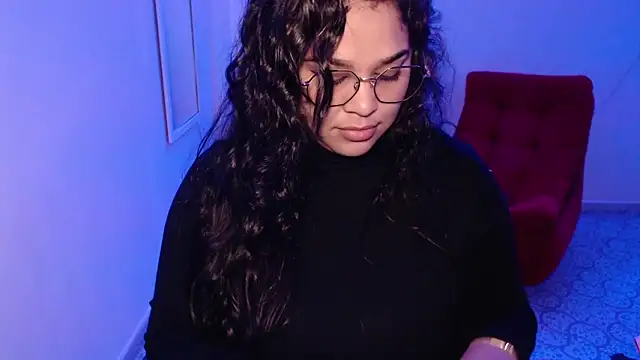 Snapshot of VenussTits97 chatting on 22, 9, 2025 VenussTits97 online show from 22, 9, 2025