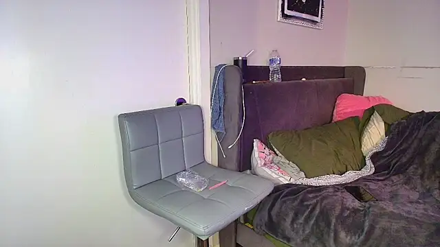 Snapshot of Naomiruty chatting on 19, 11, 2025 Naomiruty online show from 19, 11, 2025