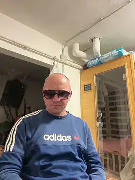 Snapshot of paul_daniel chatting on 14, 12, 2025 paul daniel online show from 14, 12, 2025