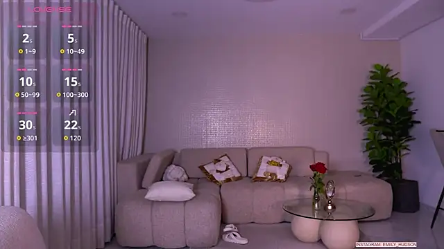 Snapshot of emily_huddson_ chatting on 27, 11, 2025 emily huddson online show from 27, 11, 2025