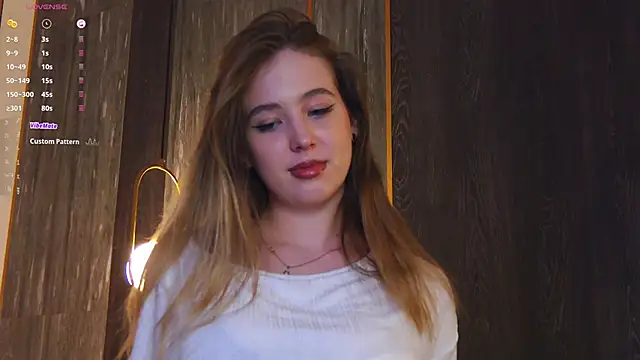 Snapshot of LoraineLuff chatting on 9, 2, 2025 LoraineLuff online show from 9, 2, 2025