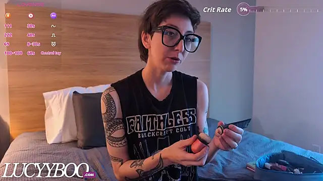 Snapshot of lovelylucyy chatting on 15, 10, 2025 lovelylucyy online show from 15, 10, 2025