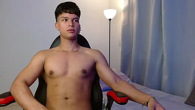 Snapshot of lous_g chatting on 9, 1, 2025 lous g online show from 9, 1, 2025